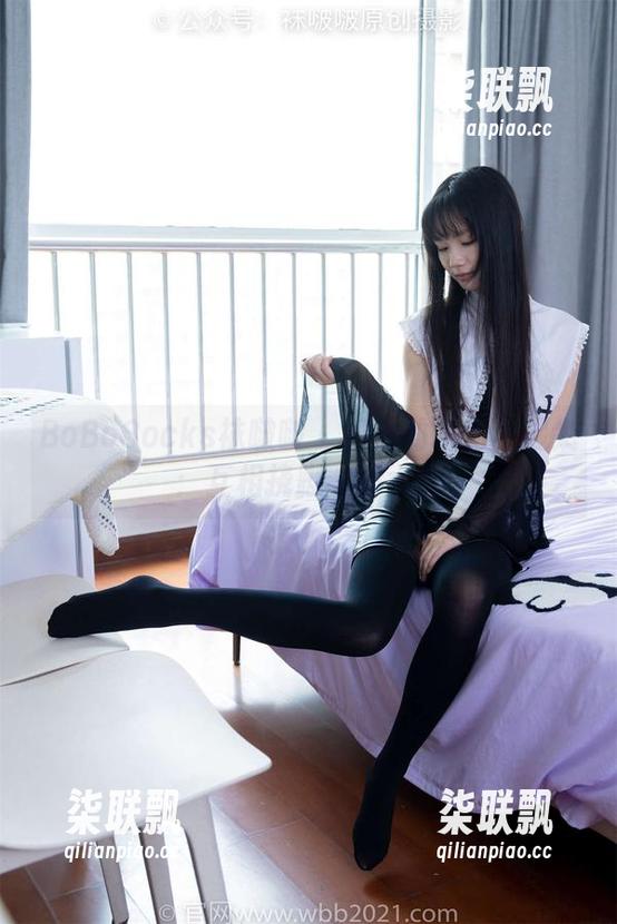 BoBoSocks袜啵啵-奶油 BoBoSocks袜啵啵 - 奶油的水花与脚尖:互相挠脚图集大赏