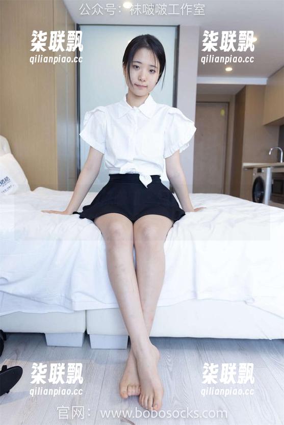 BoBoSocks袜啵啵 - 短灰丝随风舞动，小甜豆的定制写真，轻柔如梦。