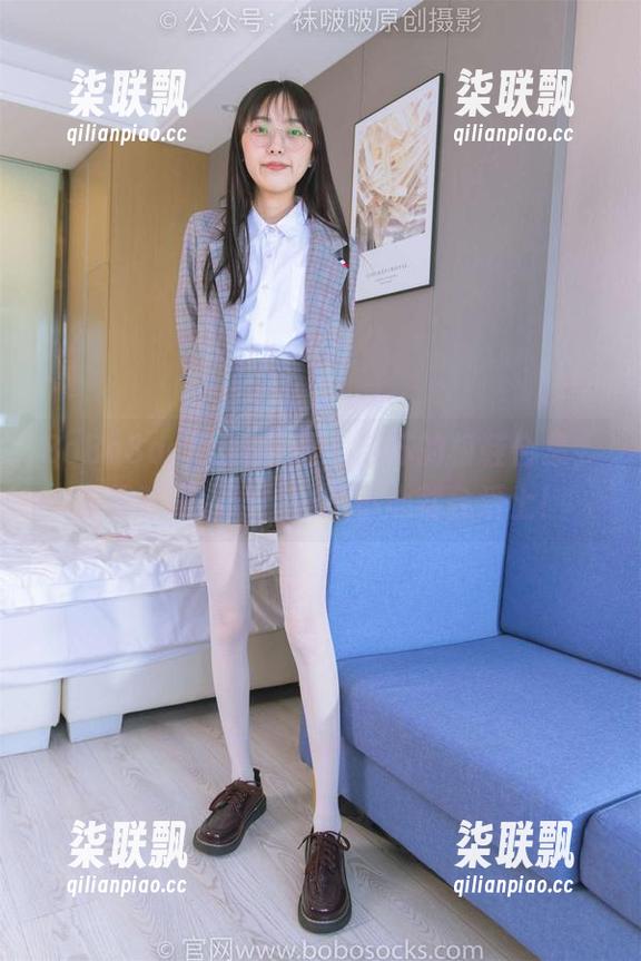 BoBoSocks袜啵啵-苏苏 BoBoSocks袜啵啵 - 苏苏的板鞋合集,下载时要小心!一不小心就会爱上!