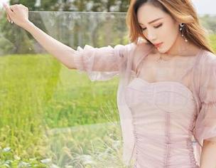 Feilin嗲囡囡 – 探秘鱼子酱Fish的粉色宝藏：不得不看的美图图集！