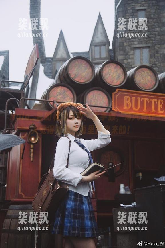 Halo_酱的私房写真：水手服，海风竟让人觉得她是从海里冒出来的！