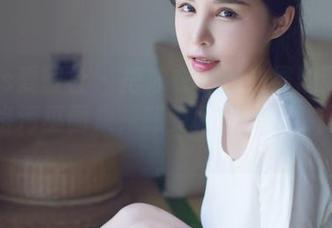 IMiss爱蜜社 – 把泳衣的魅力展现到极致：格格污巫图集，感受阳光下的悠闲时光。