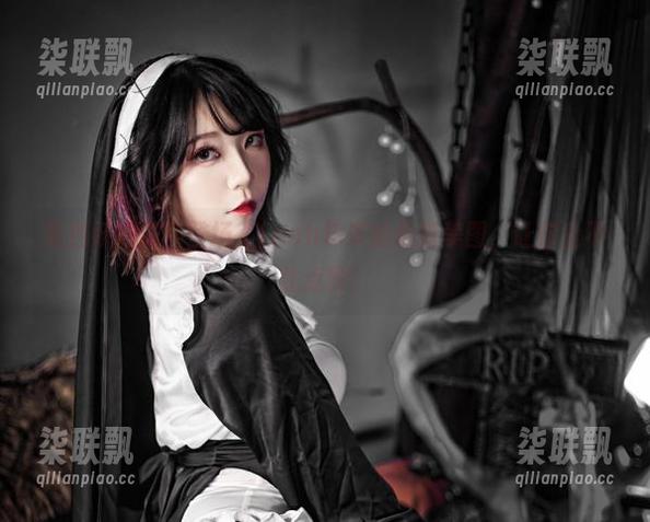 蓝色妖姬闪亮登场，Leah梓未的最新美图，让你止不住点赞！