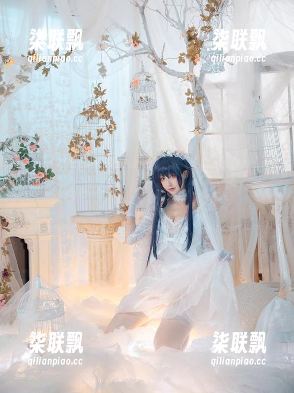 Luisa_零纱的连衣裙：你绝对没见过的图库新宠，充满神秘的魅力。