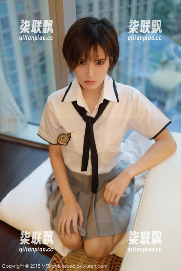 MFStar模范学院 - 跟着徐微微mia的连衣裙穿梭图库，谁能抵挡这种魅力？