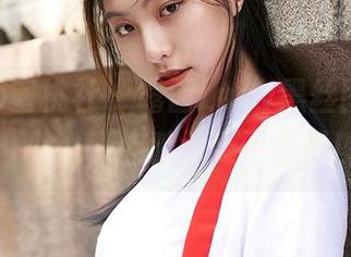 MiiTao蜜桃社 – 露西Lucy黑丝图包来袭：小心，心脏承受不起啊！