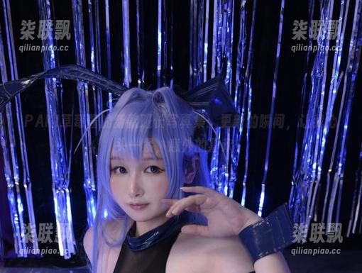 PAKI草莓酱的新款班长写真集：更新的瞬间，让我心头一紧，意外的喜欢！