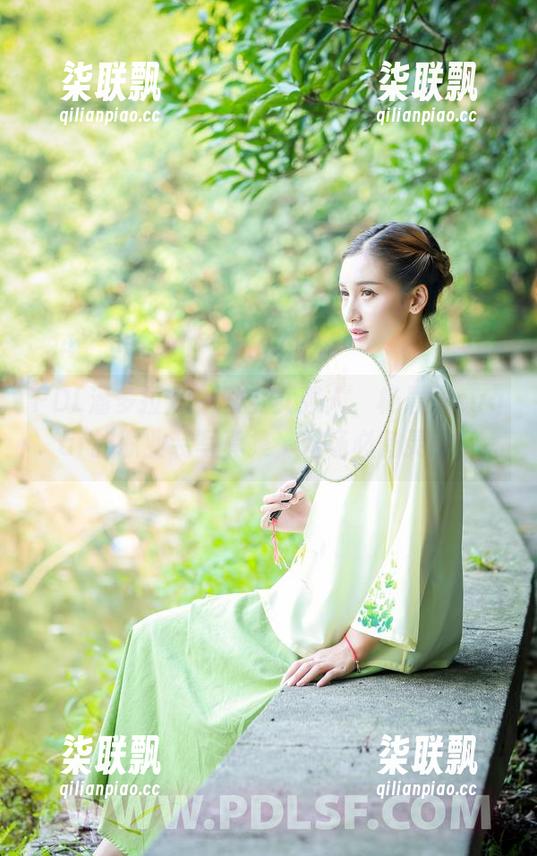 PDL潘多拉 - 一秒变女强人，杨晨晨sugar的职业装写真集，职场必备灵感！