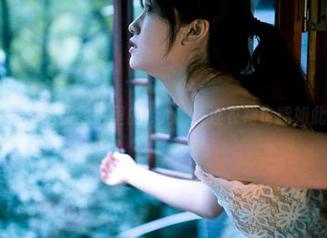 PDL潘多拉 – 高清图包里的梦心玥：连衣裙也能如此有故事！