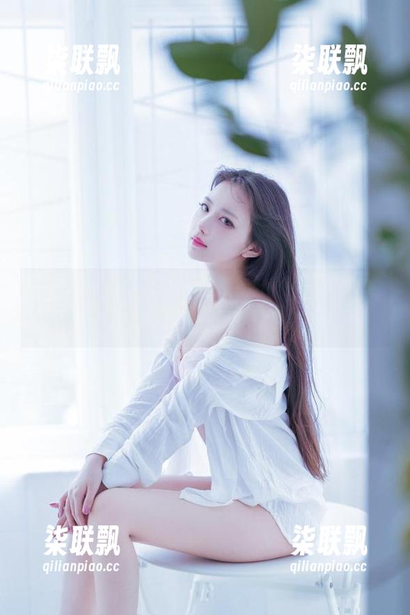 快来围观！Shika小鹿鹿的圣诞四套合集，最新美图点亮你的冬天