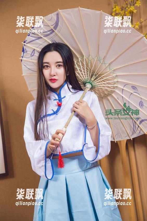 TouTiao头条女神 - 俞公主的长腿，免费写真让你感受一下什么叫大长腿！