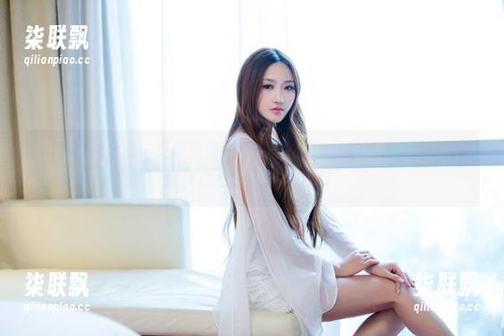 TuiGirl推女郎 - 这原图里的何奕恋，皮衣如此撩人，分享的时候小心心脏承受不住哦！