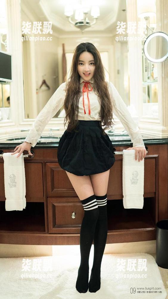 TuiGirl推女郎 - 在线上，赵纹清的职业装合集：穿职场金属衣的轻松一刻！