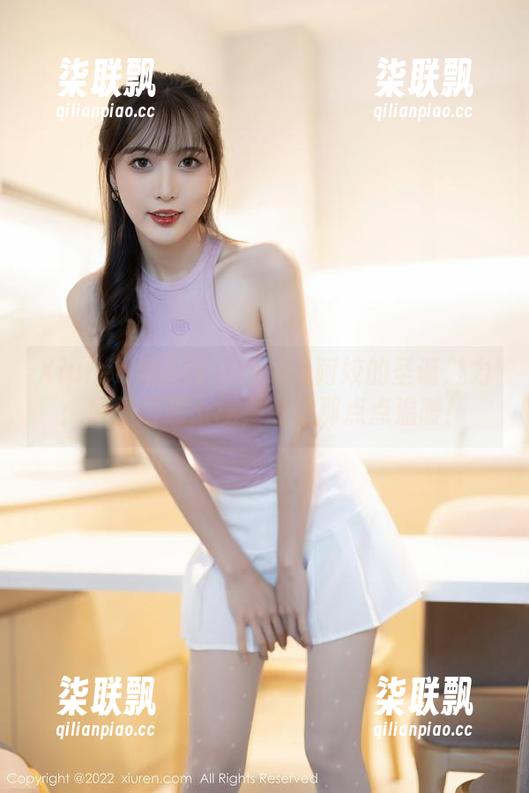 Xiuren秀人网 - laura阿姣的圣诞魅力：原图图册上线，感受那点点温暖！