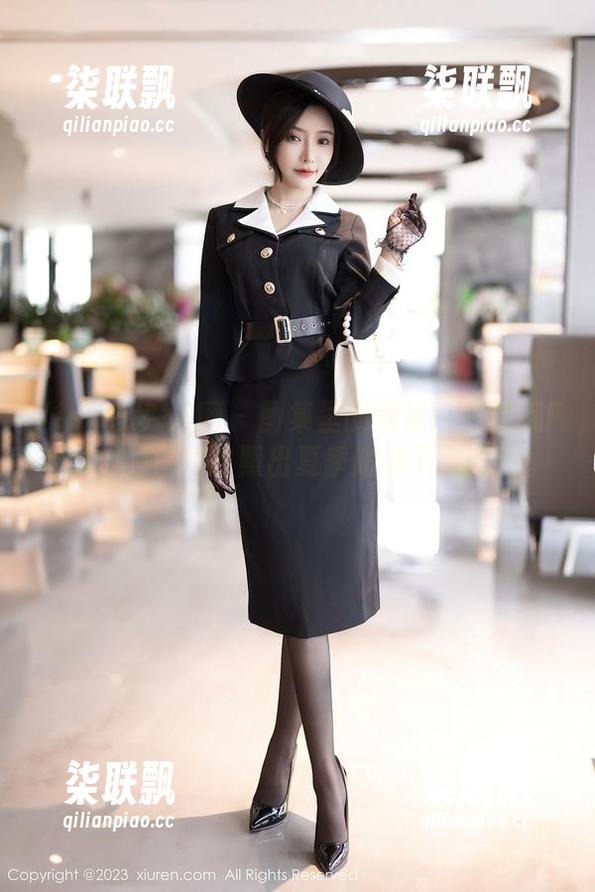 Xiuren秀人网-陈梵妮Fanny Xiuren秀人网 - 图集里的魔法:陈梵妮Fanny的白裙映照出夏季阳光下的点滴。