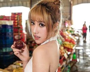 aiss – 欣杨的棉袜图片，全套展示温暖与诱惑的交织！