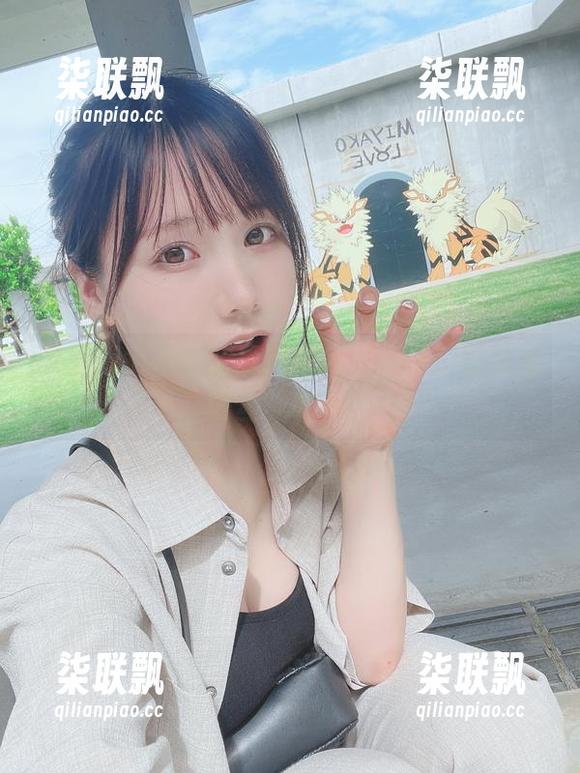 又到期待当中的最新图集——けん研和她的丝袜时光！