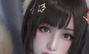 一笑芳香沁的私拍美图，明明是御姐，笑容却让人心动