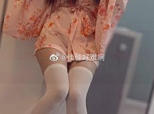 佳佳好难啊的蓝色吊带体操服图包：那些让你瞬间脑洞大开的瞬间！
