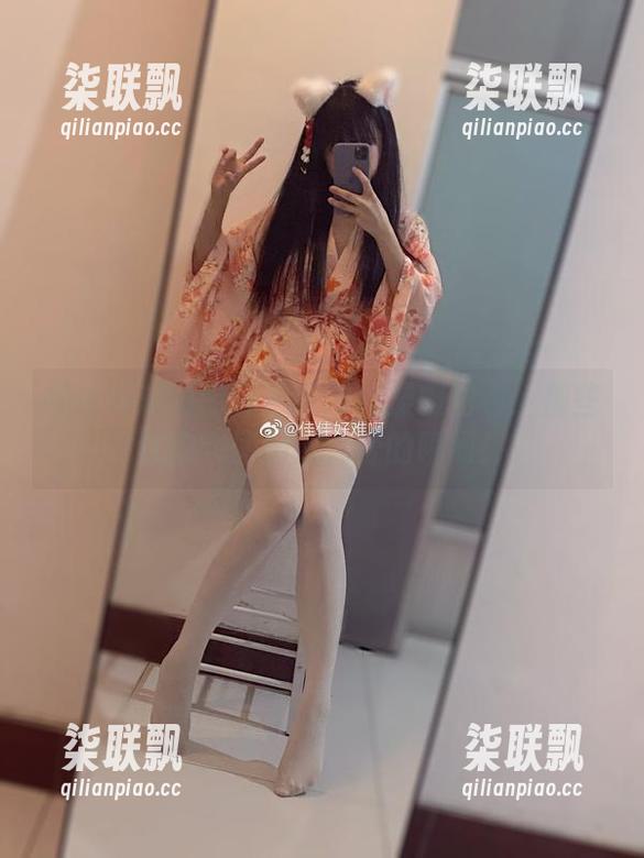 佳佳好难啊的蓝色吊带体操服图包：那些让你瞬间脑洞大开的瞬间！
