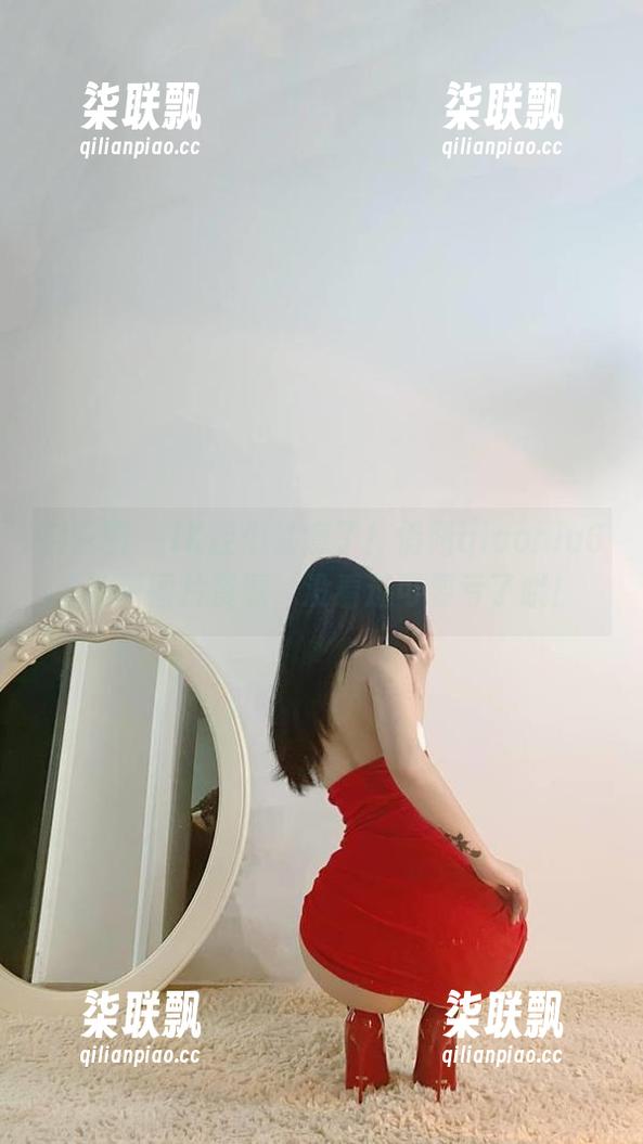 微密圈 - JK控们注意了！俏妞qiaoniu66的新图片资源，没看过可要亏了哦！