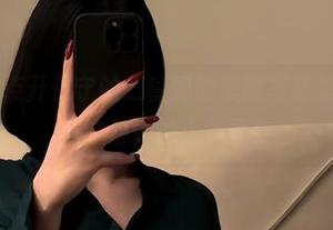 微密圈 – 点开保守的二舅妈的美腿写真集，发现资源中隐藏的小惊喜！