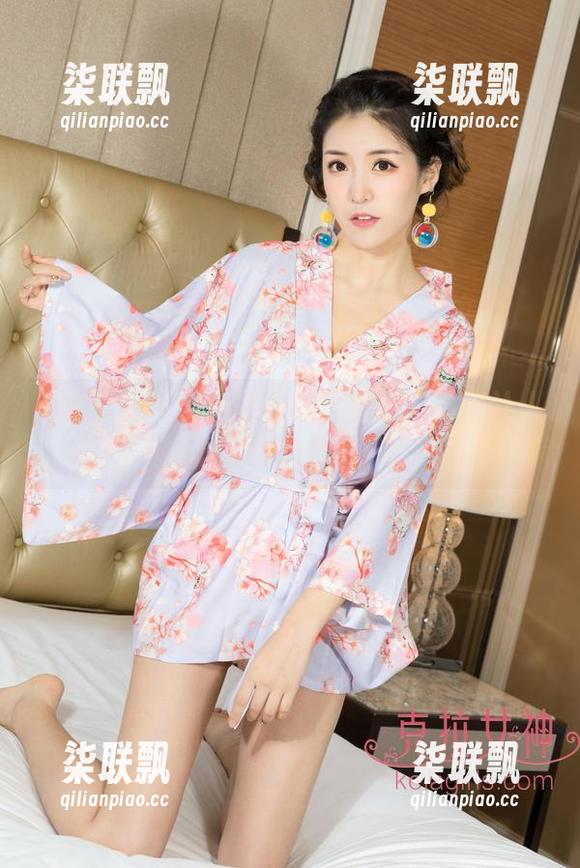 克拉女神 - 汤怡那些美腿壁纸，真是让人忍不住想抠图！
