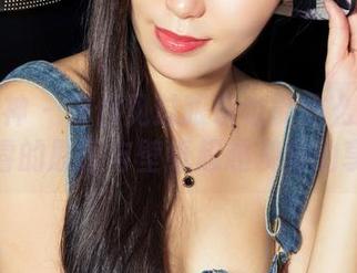 克拉女神 – 你们见过眼镜也能这么好看吗？王睿的原图与壁纸超越视觉的享受！