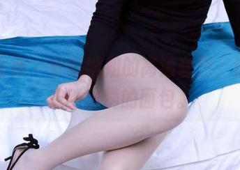 初夏女神 – 安妮学姐的高清套图，清新得像刚出锅的面包。