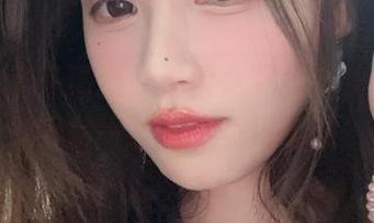 千反田鹿子精选：温柔之下的调皮暗示，似乎每一张都在乘风破浪！