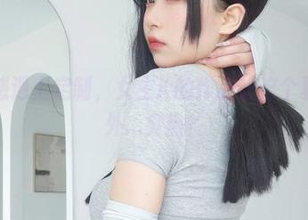 当性感遇上定制，女主K的作品让这个夏天格外…炙热？
