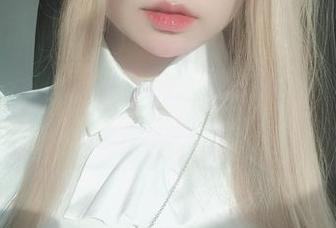 女主K的红色毛衣妹妹写真，下载前请准备好心跳！