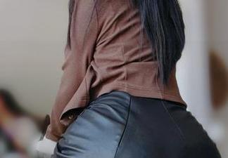 浴室的反射：探寻女主K写真图集中的亲密瞬间