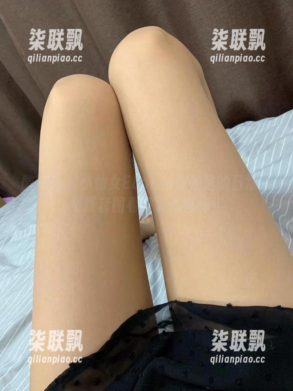 微密圈 - 小仙女ELaine在教室的日常：免费套图看得人心痒痒！