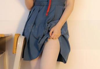 当白丝遇上卫衣:少女秩序为你定制的灵魂写真