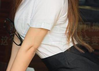 尤果网 – 叶希穿旗袍就像是春风拂面，来欣赏这个高清图集，心情都会变好！