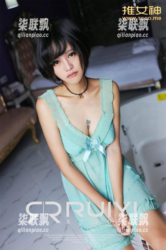推女神 - 黄梦羡的灰丝图集，如此同时光与影的旋律，瞬间让我想起个古早的故事！
