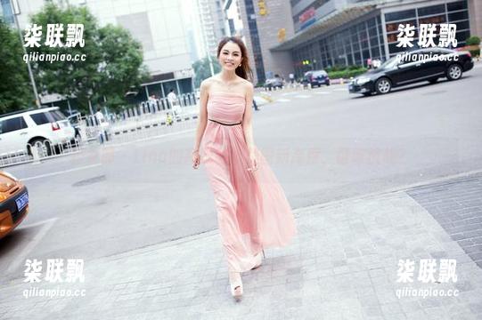 推女郎 - Lina的高跟鞋：美图新高度，谁敢挑战？