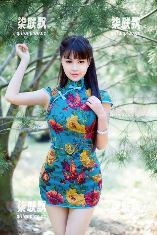推女郎 - 易阳带你走进，校园里的私拍瞬间