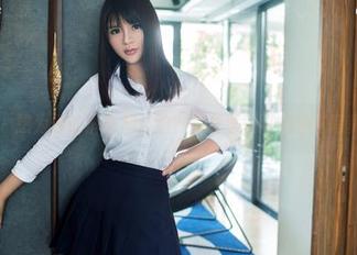 推女郎 – 想为你的屏幕加点油？来看看黄可的油亮写真图包！