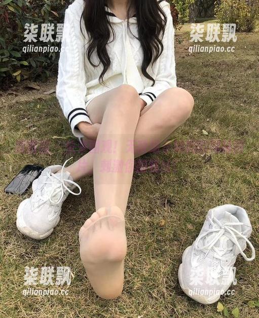 微密圈 - 快来围观！无敌哒小姨妈的网袜图片，刺激你的视线！