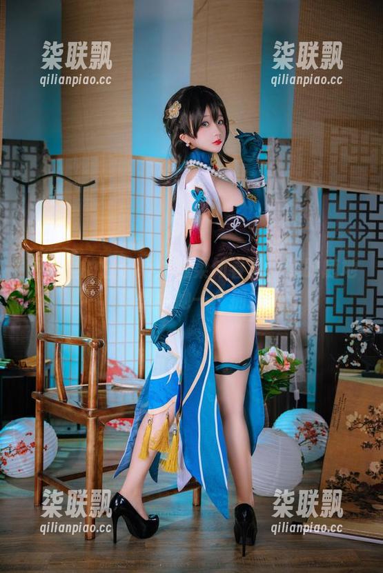 图片里的日奈娇：温柔如春风，随时随地都想给她一个拥抱