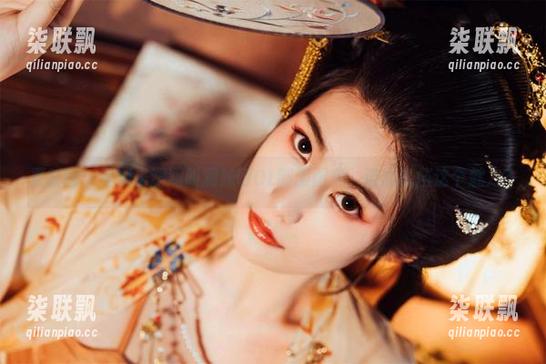 星澜是澜澜叫澜妹呀 更新啦!星澜是澜澜叫澜妹呀OL制服图集,谁能抵挡这个魅力?