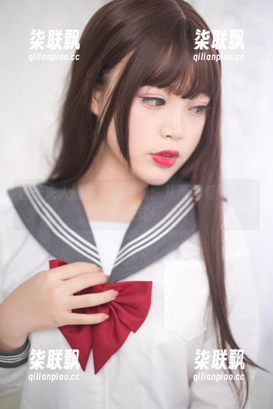 杏子夫人的浴室私房秀：从原图看她的清晨仪式！