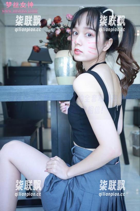梦丝女神 - 哇塞，灵唯的全套写真在长城，电喵女神都不敢相信！