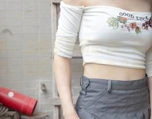 梦丝女神 – 王娇娇更新图包：这黑丝和球衣，怎能不让人多看几眼？