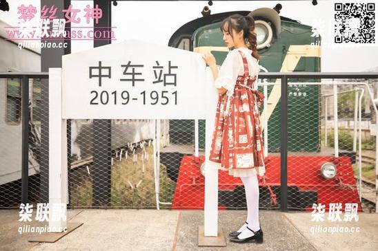 梦丝女神 - 护士玥玥的秘密，精选作品集：那些温柔的眼神，似乎在传递着无言的情感