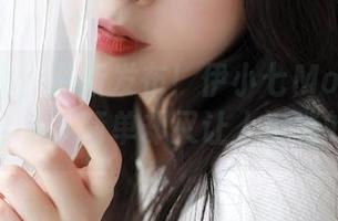 模范学院 – 最新发布！伊小七MoMo居家写真合集，简单却又让人沉迷的美好
