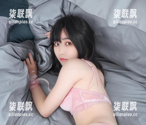 高清图集：汪知子驯兽师与狗狗的无声对话