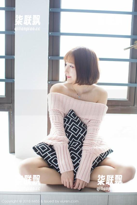 爱蜜社-妤薇Vivian 爱蜜社 - 甜心妤薇Vivian的私拍写真:每一张都像是在说“我很会自拍哦”!